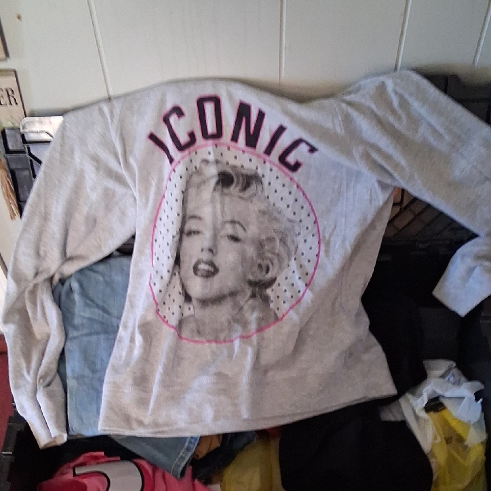 Iconic Gray Long Sleeve Tee
